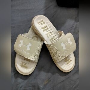 NWOT:Under Armour Mens Velcro Slides Brown & Creme.Sz.10